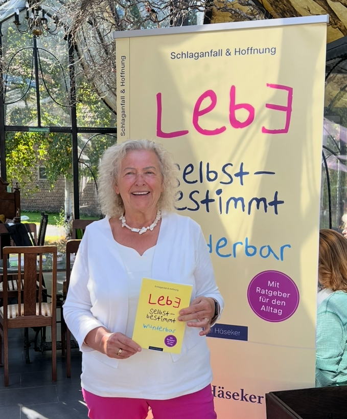 Autorin Berbel Häseker mit ihrem Buch Lebe selbstbestimmt wunderbar